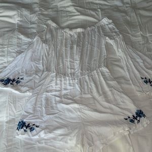 NWT Pacsun Lottie Moss White Romper Blue Floral Embroideries